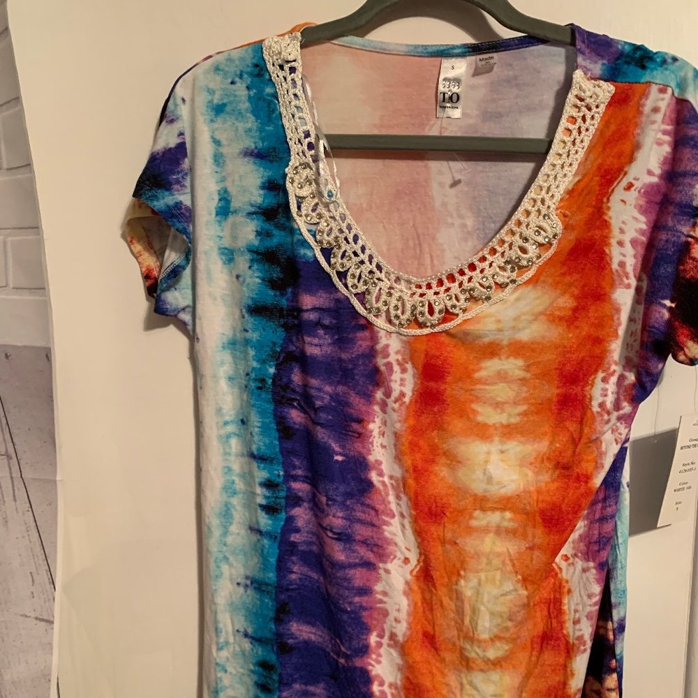 NWT THOMAS AND OLIVIA TIE DYE SHORT SLEEVE BLOUSE SZ S